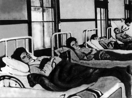The Famous Typhoid Mary (front left) quarantined in NYC 1909