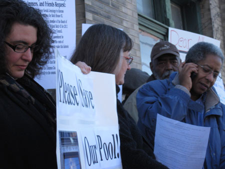 Jacqui Williams (Right) Talks To Mayor Jennings' Assistants