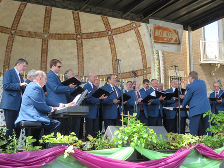 The Mendelssohn Club Chorus Performs