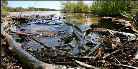 Exxon Pipeline Break Spill Into The Yellowstone River, 2015
