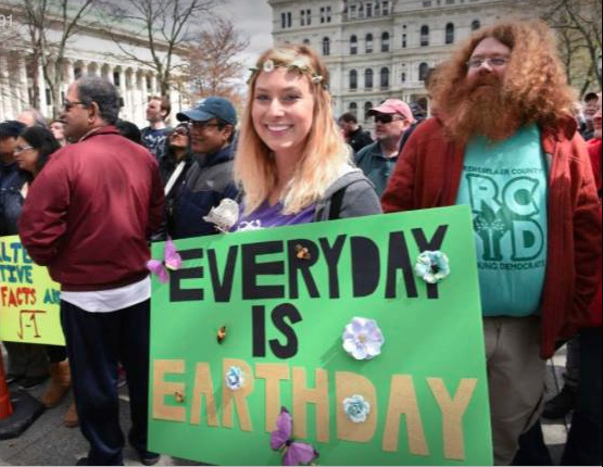 The Hearst Corporation Times Union’s sole report on the incredible and ground breaking Earth Day Science March in Albany was this unbelievably stupid picture.